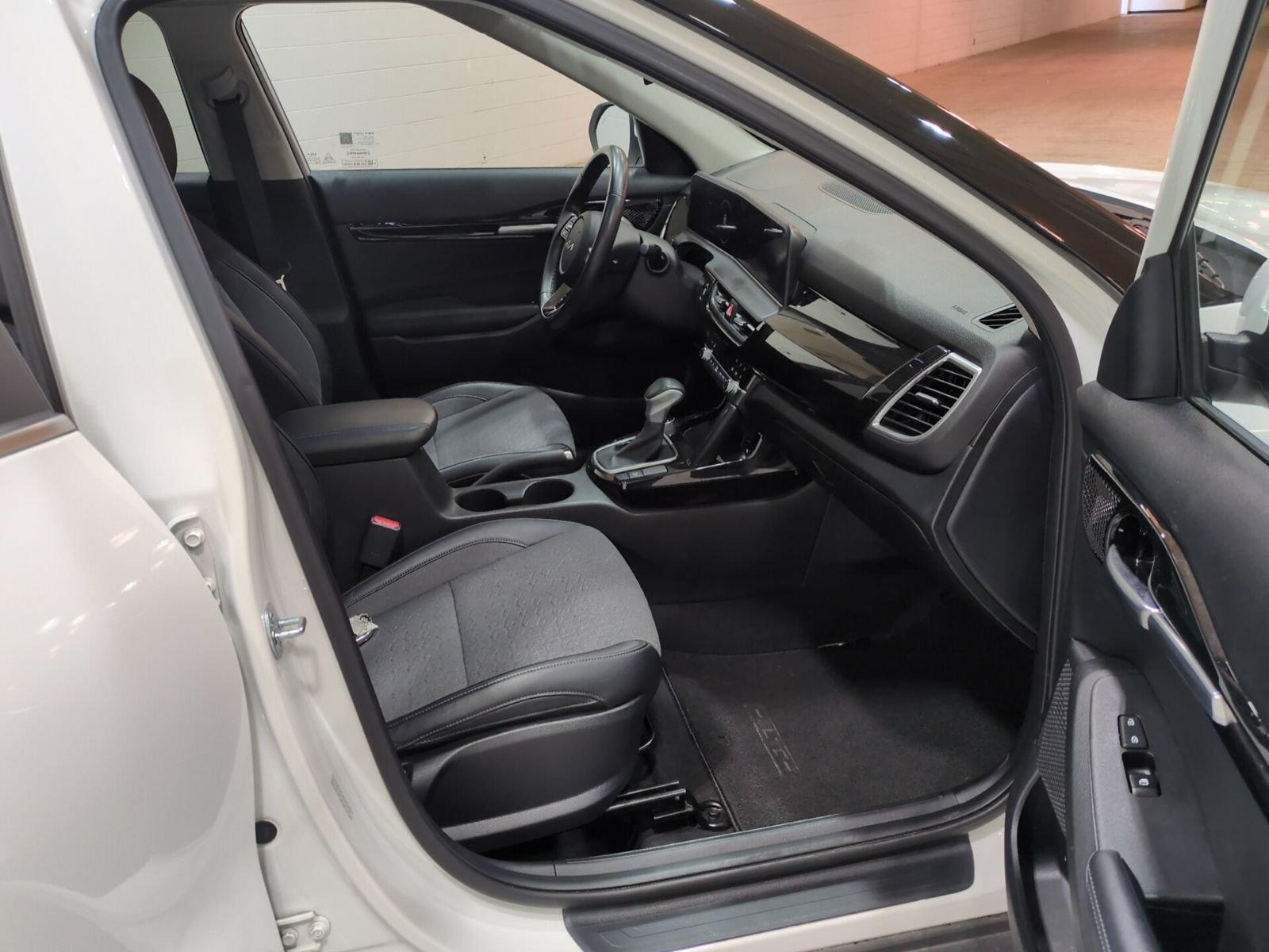 Certified 2024 Kia Seltos S FWD image 9