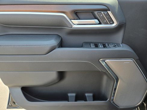 New 2025 GMC Sierra 2500 Denali w/ Denali Reserve Package image 10