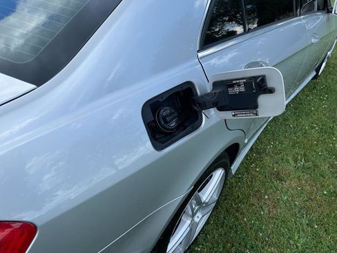 Used 2013 Mercedes-Benz E 350 4MATIC Sedan image 15