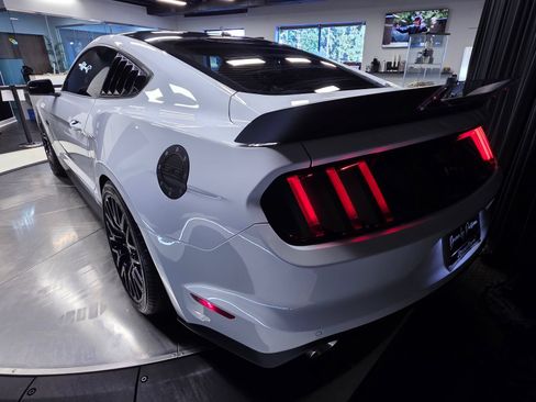 Used 2017 Ford Mustang GT Premium w/ GT Performance Package RWD image 13