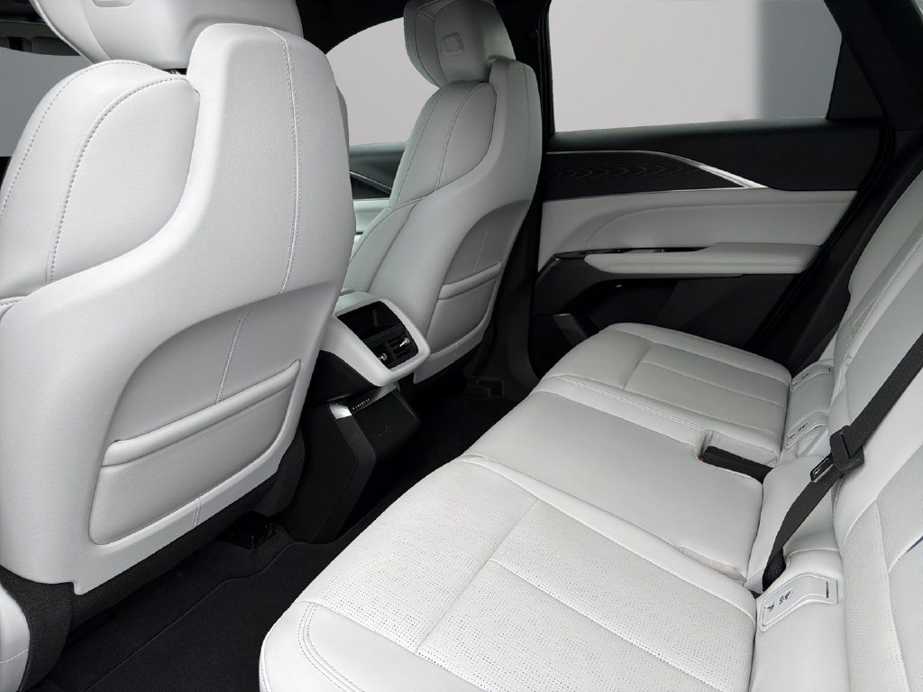 Certified 2024 Cadillac Lyriq Sport RWD image 14