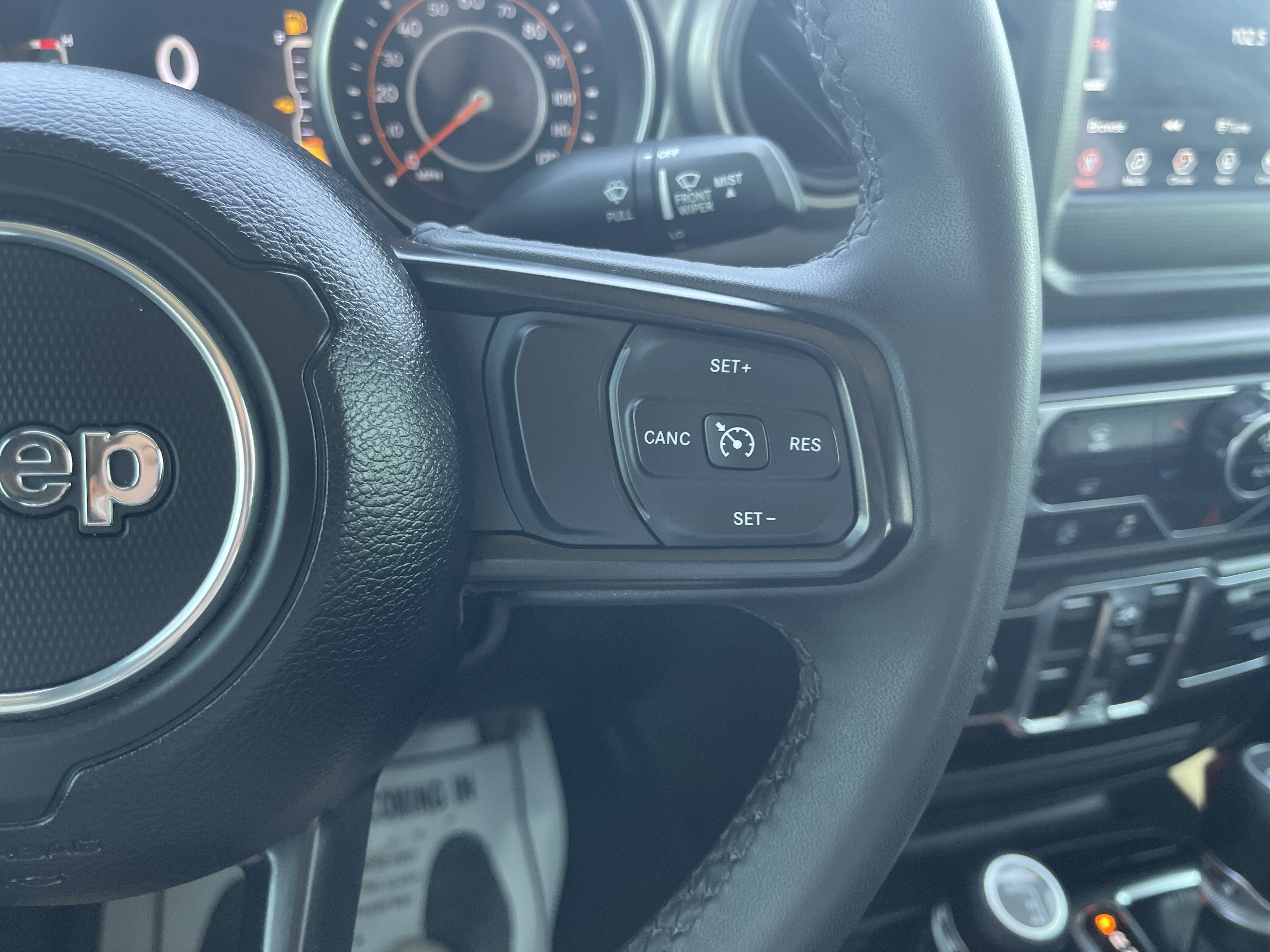 Used 2023 Jeep Gladiator Sport AWD/4WD image 18