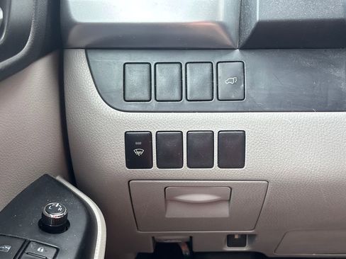 Used 2016 Toyota Highlander XLE image 24