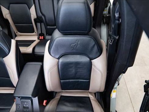 Used 2023 Ford Bronco Wildtrak image 38