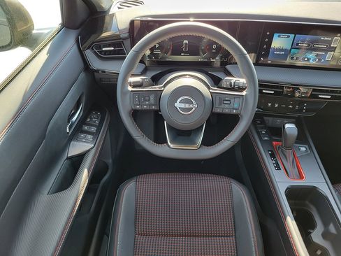 New 2025 Nissan Kicks SR image 18