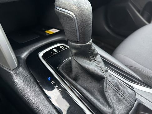 Certified 2023 Toyota Corolla Cross LE image 29