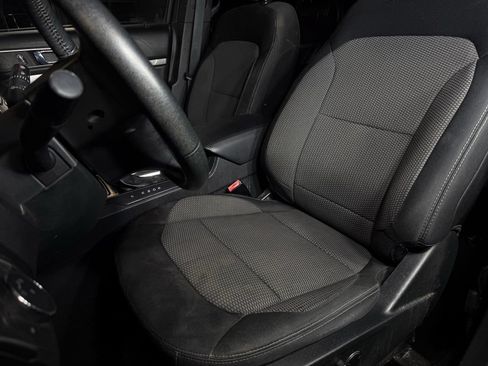 Used 2018 Ford Explorer XLT FWD image 10