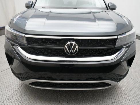 Used 2022 Volkswagen Taos SE image 21