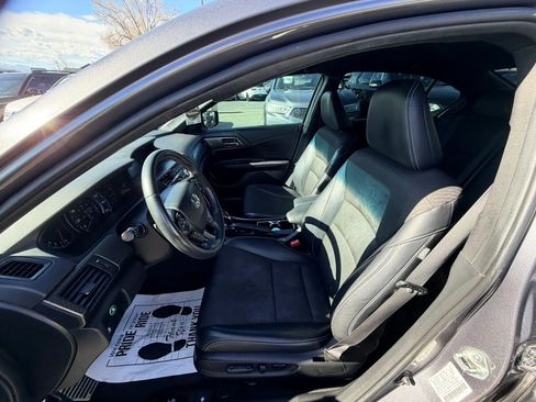 Used 2016 Honda Accord Sport image 10