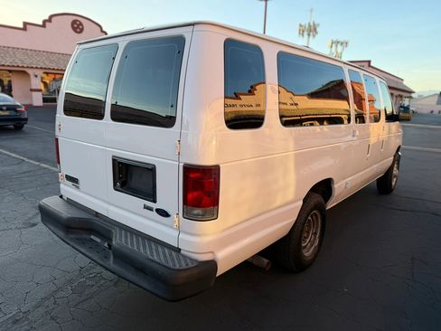 Used 2009 Ford E-350 and Econoline 350 XLT RWD image 5