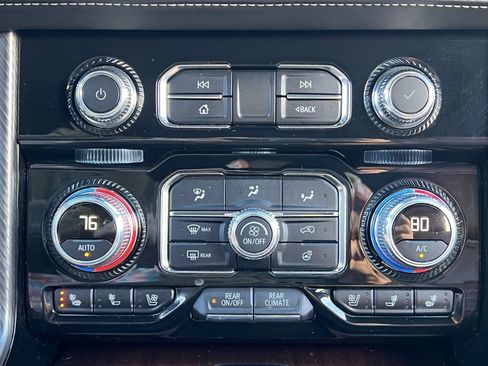 Used 2024 GMC Yukon XL Denali Ultimate image 31