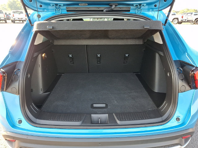 Used 2025 Chevrolet Trax LT w/ Driver Confidence Package FWD image 28