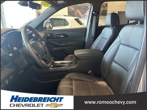 Certified 2023 Chevrolet Traverse RS FWD image 13