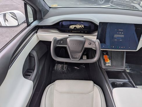 Used 2022 Tesla Model X Plaid AWD/4WD image 19