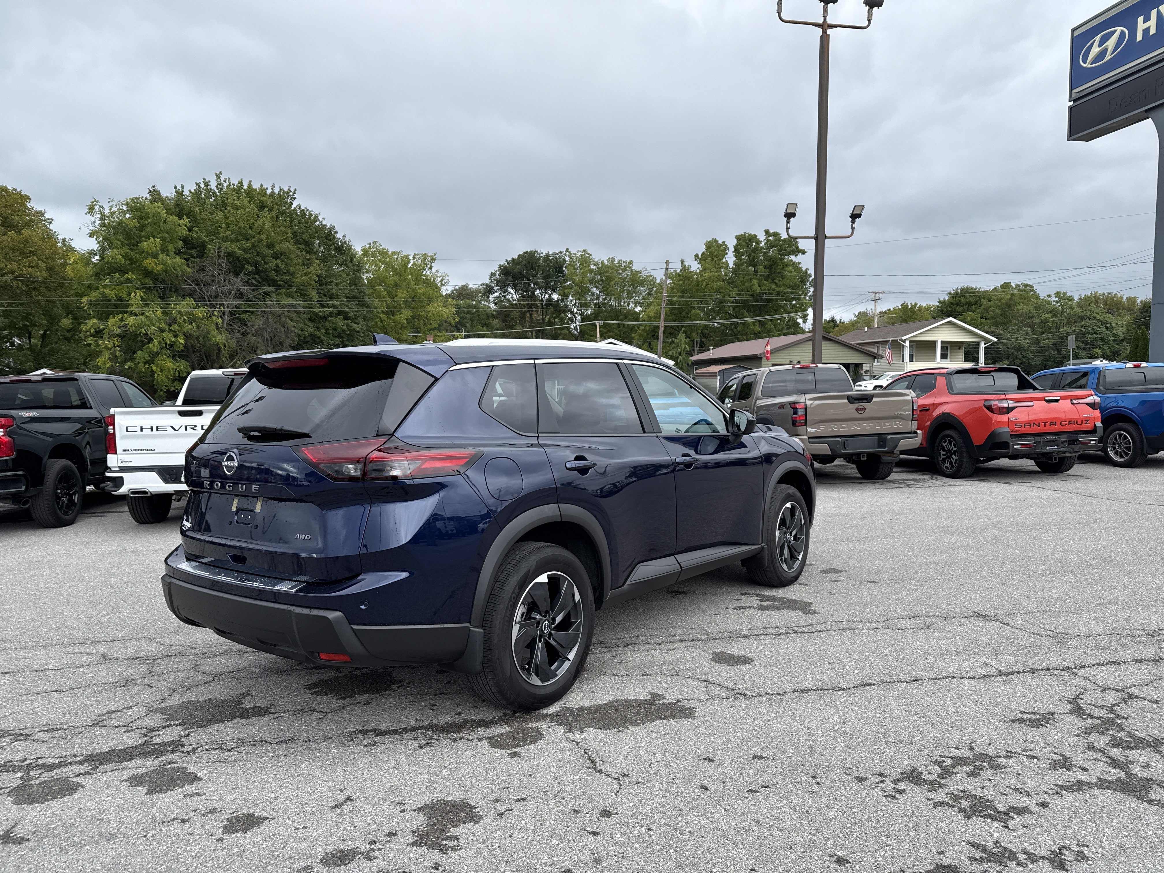 Used 2026 Nissan Rogue SV w/ SV Premium Package AWD/4WD image 3