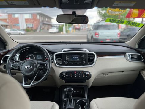 Used 2017 Kia Sorento LX V6 AWD image 16