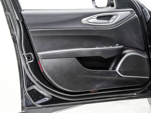 Used 2023 Alfa Romeo Giulia Veloce image 44