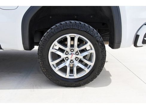 Used 2024 GMC Sierra 1500 AT4 w/ AT4 Premium Package AWD/4WD image 30