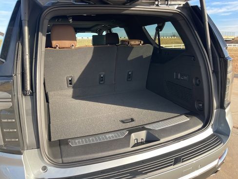 New 2026 Chevrolet Suburban High Country image 34