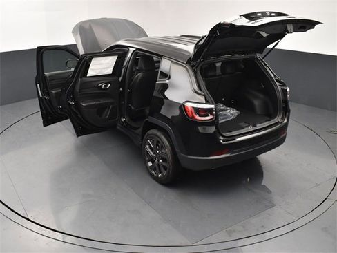 New 2026 Jeep Compass Limited image 28