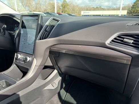 New 2024 Ford Edge SE w/ Black Appearance Package image 38