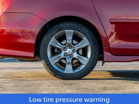 Used 2016 Toyota Sienna SE Premium image 9