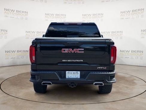Used 2024 GMC Sierra 1500 AT4 w/ AT4 Preferred Package AWD/4WD image 4