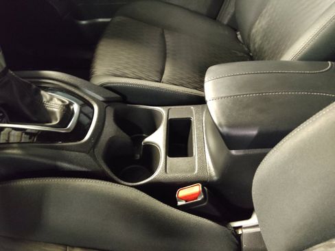 Used 2020 Nissan Rogue S FWD image 26