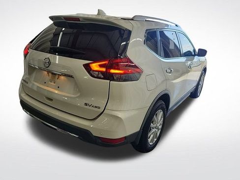 Used 2019 Nissan Rogue SV AWD/4WD image 2