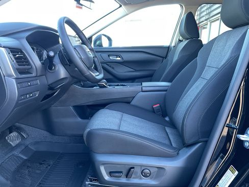 New 2026 Nissan Rogue SV image 10