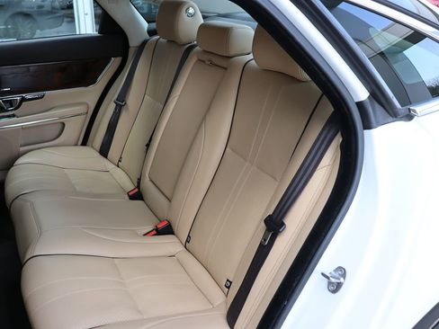 Used 2017 Jaguar XJ R-Sport image 37