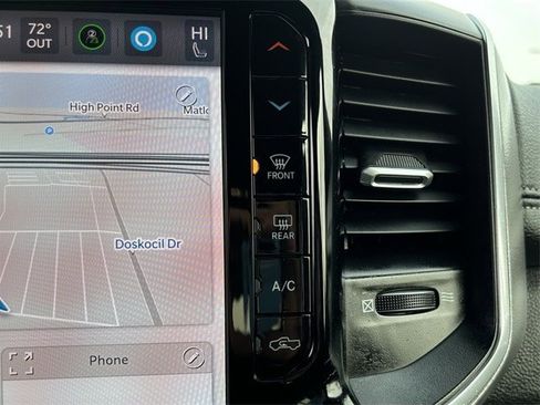 Used 2025 RAM 1500 Laramie image 24