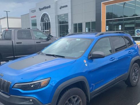 Used 2021 Jeep Cherokee Trailhawk w/ Premium Leather Package AWD/4WD image 4