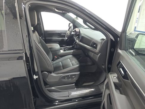 Used 2026 Chevrolet Tahoe RST w/ Comfort Package AWD/4WD image 8
