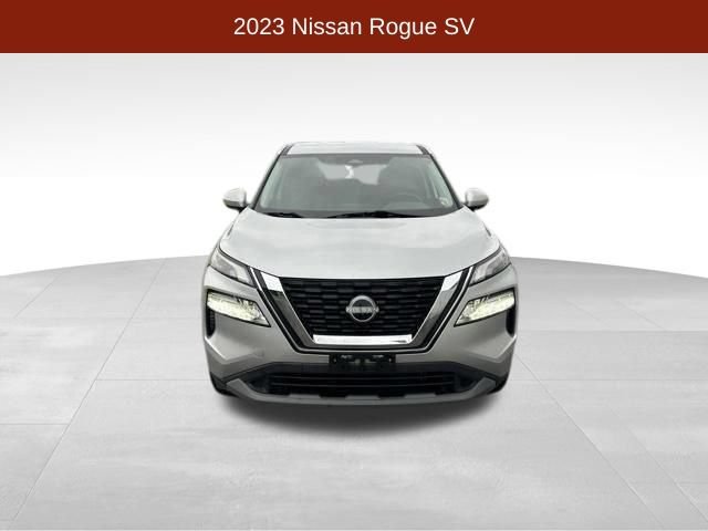 Used 2023 Nissan Rogue SV AWD/4WD image 2