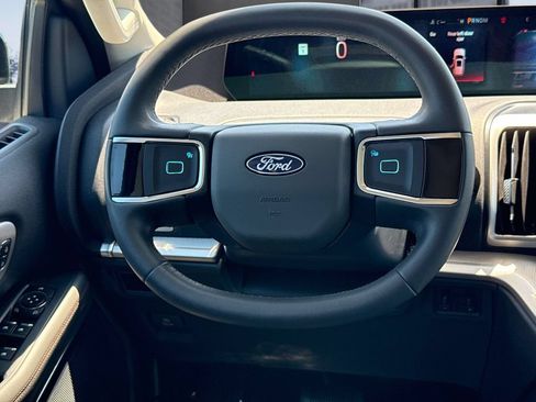 Used 2025 Ford Expedition Active RWD image 19