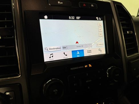Used 2019 Ford F150 XLT w/ Equipment Group 302A Luxury AWD/4WD image 18