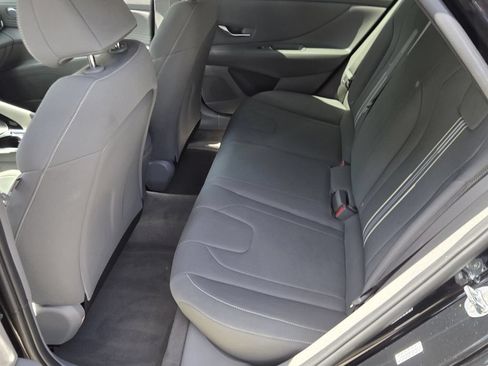 Used 2023 Hyundai Elantra SEL w/ Convenience Package FWD image 12