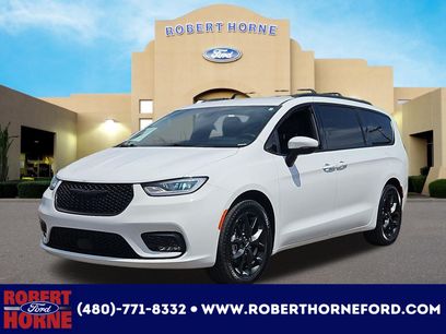 Used 2023 Chrysler Pacifica Touring-L w/ S Appearance Package