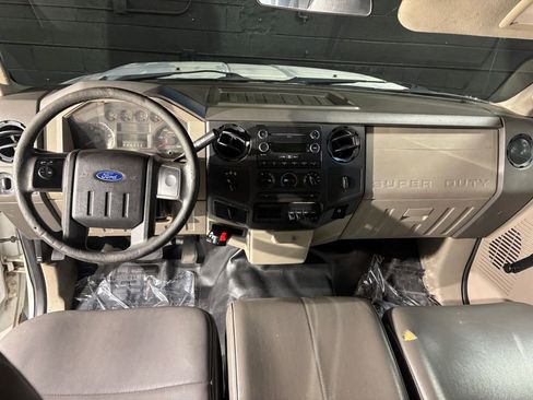 Used 2009 Ford F350 XL image 10