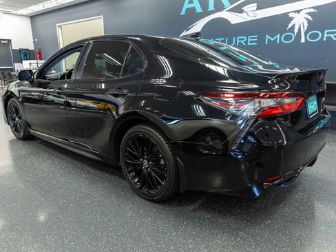 Used 2021 Toyota Camry SE w/ Carpet Mat Package (TMS) FWD image 9