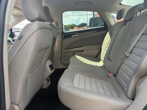 Used 2019 Ford Fusion SE FWD image 25