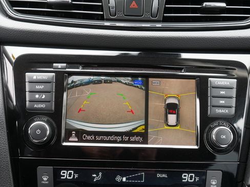 Used 2020 Nissan Rogue SV w/ Sun & Sound Touring Package image 27