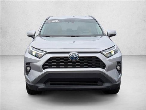 Used 2022 Toyota RAV4 XLE Premium image 2