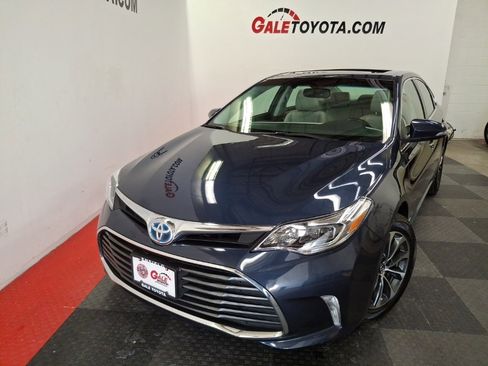 Used 2016 Toyota Avalon XLE Premium image 2