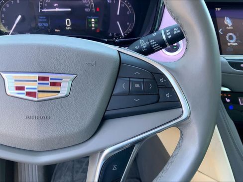 Used 2017 Cadillac XT5 Premium Luxury FWD image 25