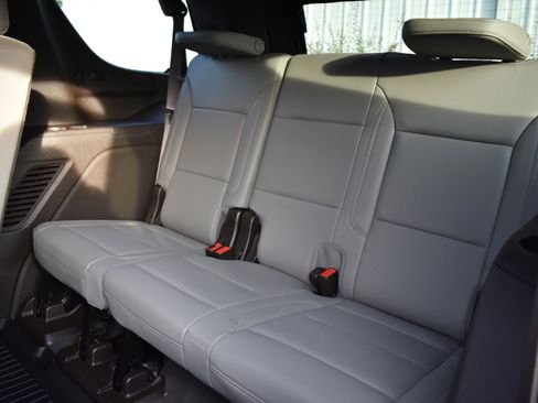 Used 2022 Chevrolet Tahoe LT w/ Luxury Package image 29