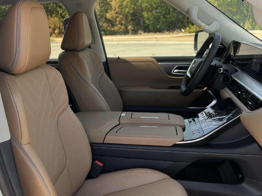 New 2027 INFINITI QX80 Luxe w/ Cargo Package RWD image 23