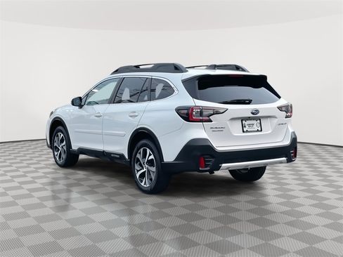 Used 2022 Subaru Outback Limited image 5