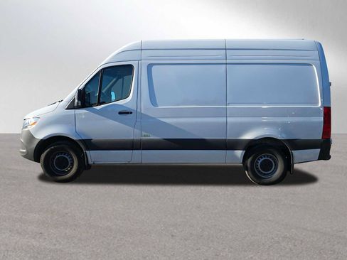 Used 2025 Mercedes-Benz Sprinter 2500 image 6